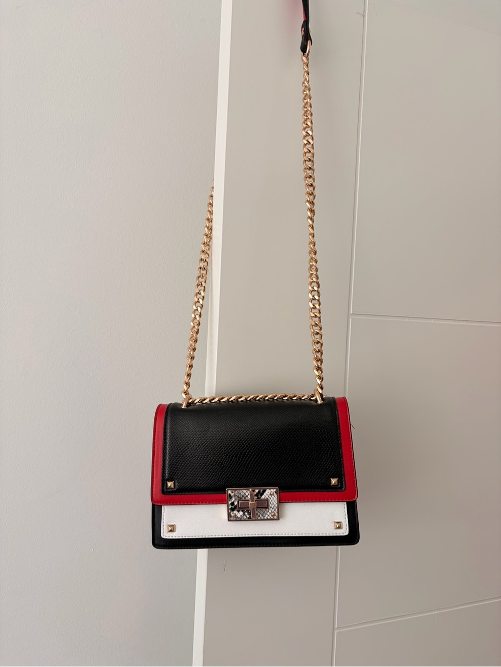 Aldo Black, Red & White Chain Shoulder Bag